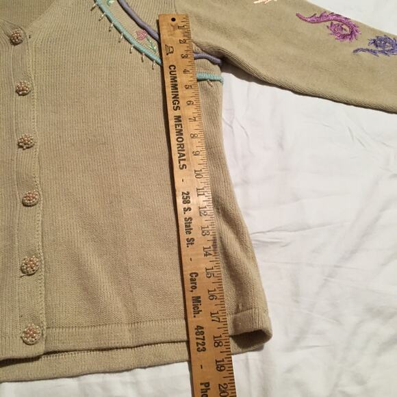 Storybook Knits M Floral beaded cardigan Embroidered cream fancy buttons - Picture 15 of 16